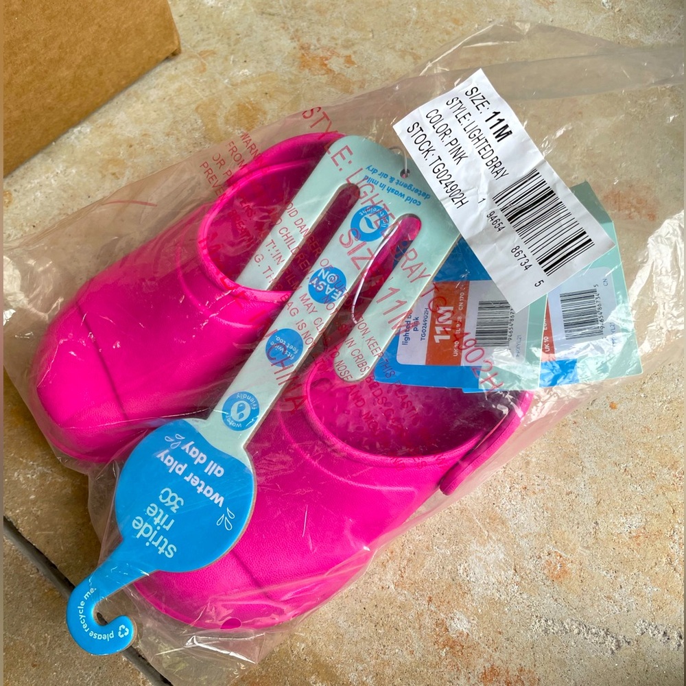 NWT Stride Rite Light Up Crocs Size 11 kids